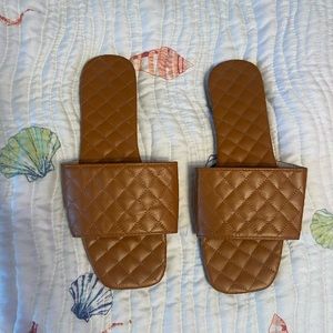 Tan Slide on Flat